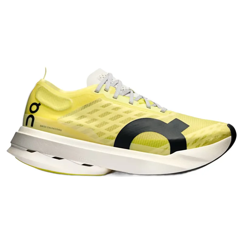 On Running Cloudboom Strike Women's Running Shoes - Limelight/Wolf